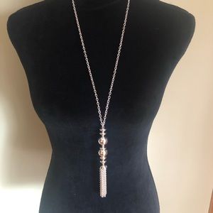 🌷 Joan Rivers Long Tassel Necklace 🌷